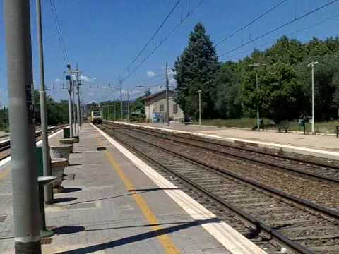 Lomocotore 'solitario' E189 in transito a Desenzano del Garda