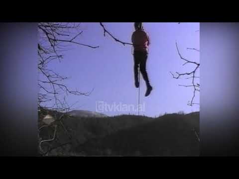 Banorët e fshatit Polis rrezikojnë çdo ditë jetën për të kaluar lumin Shkumbin - (23 shkurt 2003)