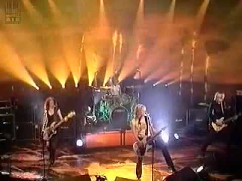 Hole  Celebrity Skin Live