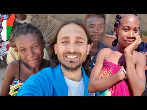 Afrika'da 700 TL Başlık Parası | Kabile Kızı ile Evlilik🇲🇬