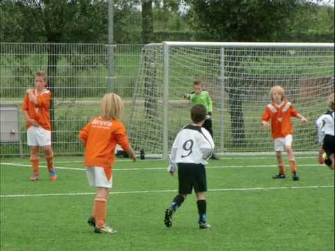 Wieldrecht E3 - Oranje Wit E7   2 - 1      6 okt 2012