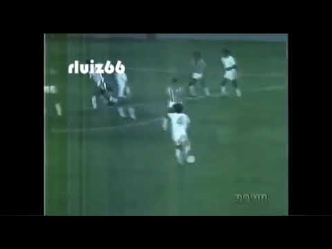 Edmar Bernardes (Cruzeiro) - 05/11/1981 - Cruzeiro 4x2 Vila Nova-MG - 1 gol