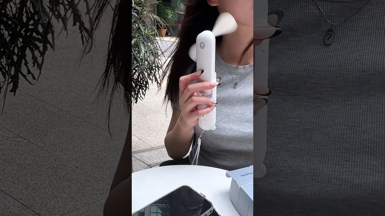 Pocket-sized 3-in -1 mini fan that fits anywhere! #JisulifeF8x #JisuLife #jisulifefans #handheldfan