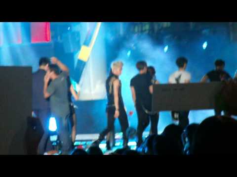 120825 2PM Concert Ending - Exit (Yeosu)