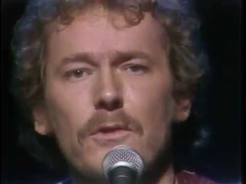 Gordon Lightfoot - "If You Could Read My Mind" (Live TV performance)