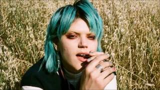 SOKO :: Why Don't You Eat Me Now You Can (Subtitulado)
