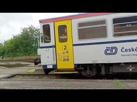 Motorak 810 059 - 6 u Heřmanův Městec