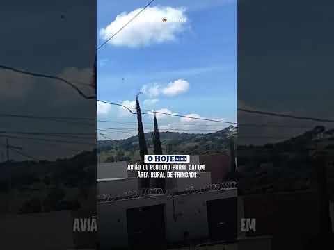 Avião de pequeno porte cai em área rural de Trindade