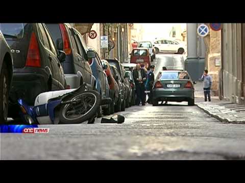 Anzjan ta' 70 sena imut wara li ttajjar minn karozza