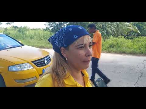 SOLIDARIDAD SOBRE RUEDAS: Taxistas Cubanos donan a familias del Río Cauto
