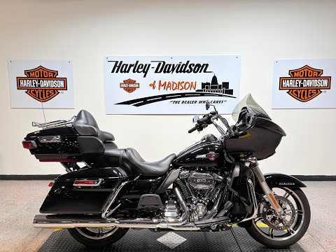 2023 FLTRK Harley-Davidson® Road Glide® Limited Vivid Black - Chrome Finish