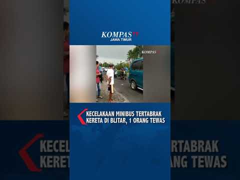 Minibus Tertabrak Kereta di Blitar, 1 Orang Tewas #shorts #kecelakaan #blitar #keretaapi #minibus