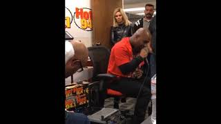 Tech N9ne live showcase of &quot;How Im Feelin&quot; ft Snow Tha Product