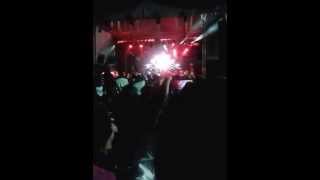 UNA CRUZ DE MADERA-LILA DOWNS EN VIVO