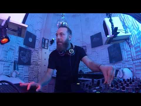 Get Physical Sessions with Djuma Soundsystem