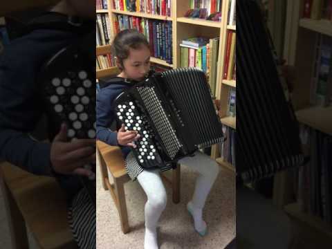 Zelda Mormul and her next conquest - French C system button accordion Czardas Monti Zhu Zhu