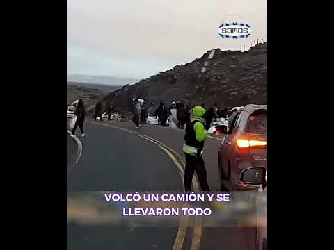 Volcó un camión y se llevaron la mercadería  #neuquén