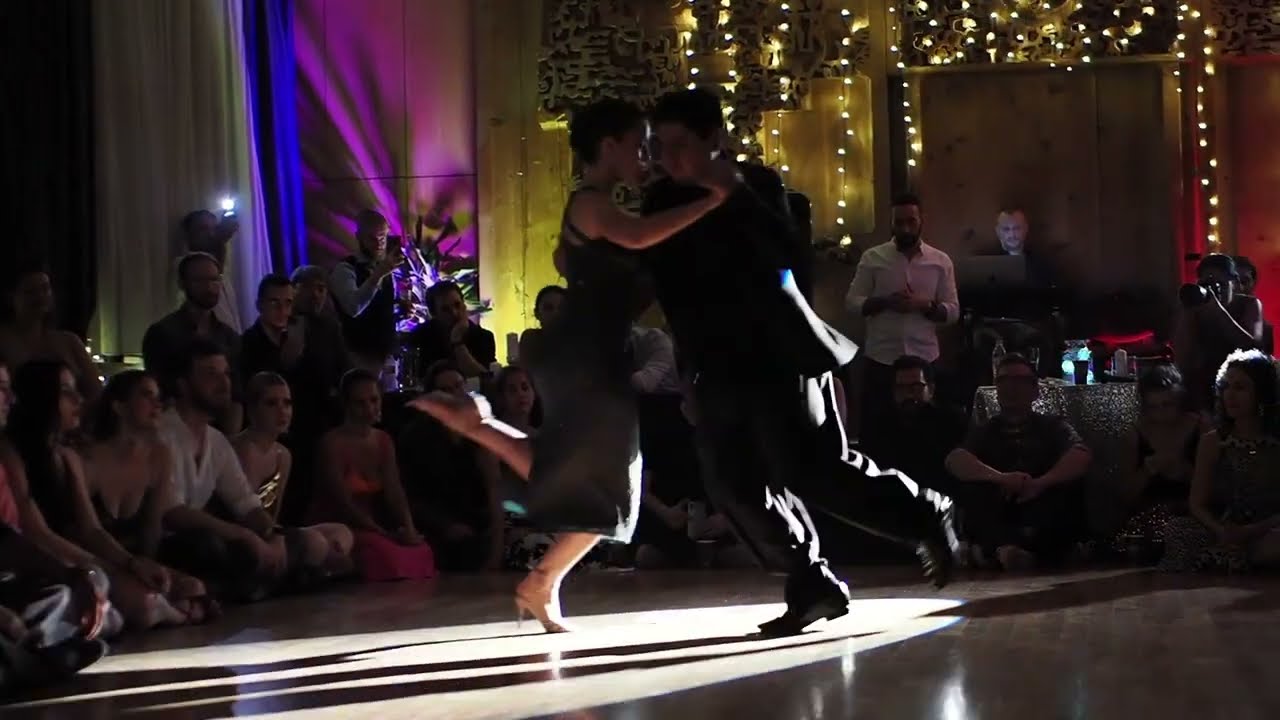 Carlitos Espinoza & Agustina Piaggio 2/5