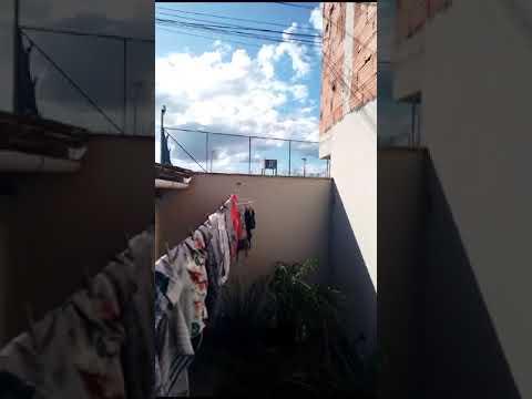 Complexo Exportivo: moradores reclamam de prejuízos com telhados quebrados por causa de bolas de futebol