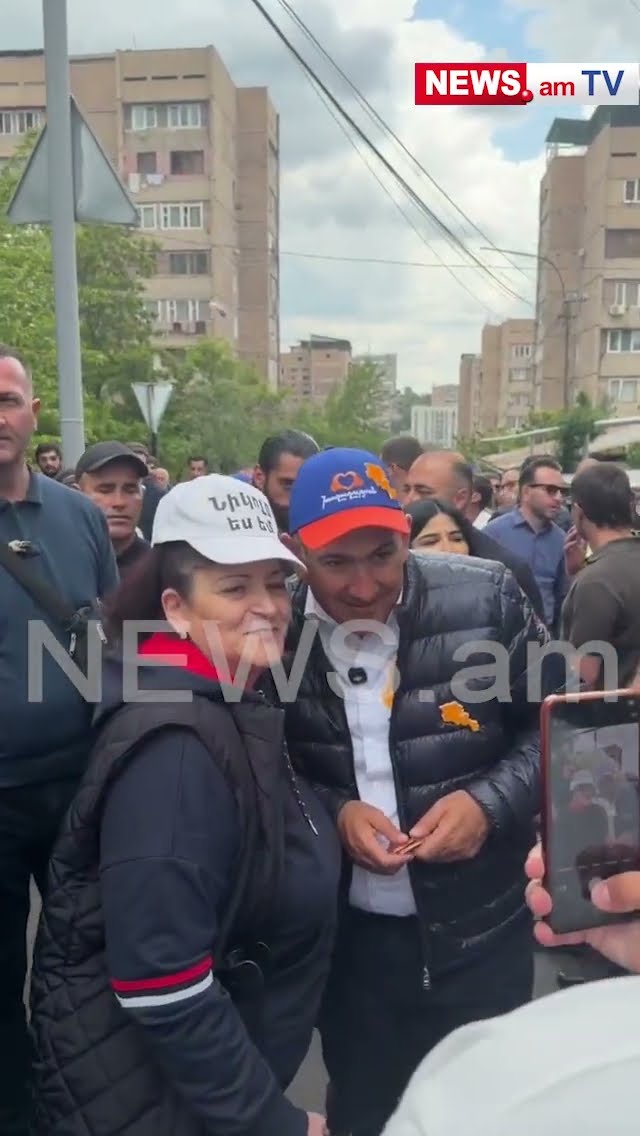 Փաշինյանի և «Նիկոլը ես եմ» գլխարկով կնոջ հանդիպումը Նորքում