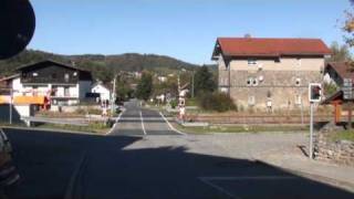 preview picture of video 'BÜ Gotteszell Kröckerieder Str. mit RegioShuttle'