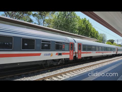 HD - Intercity ☀ (IC 605) Milano C.LE - Taranto in partenza dal binario 2 della stazione di Riccione