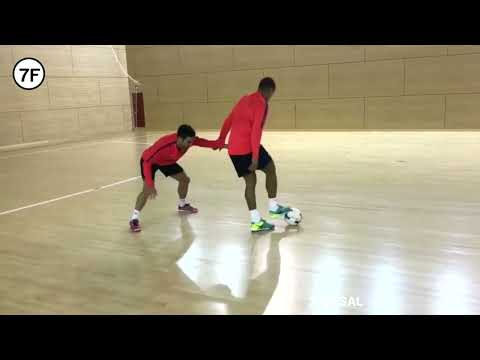 Futsal: Protecting/Shielding the ball as a Pivot