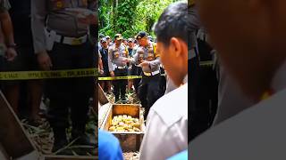 Download lagu penemuan harta karun emas peninggalan kerajaan #segelpenemuanemas #emas #shorts mp3 Download lagu penemuan harta karun emas peninggalan kerajaan #segelpenemuanemas #emas #shorts mp3