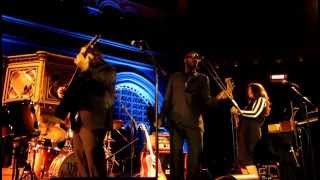 The Magic Numbers with David McAlmont & Ed Harcourt - Love Is Just A Game / People Get Ready