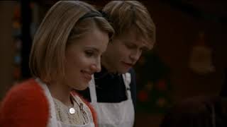 GLEE - Full Performance of &#39;&#39;Do They Know It&#39;s Christmas?&quot; from &quot;Extraordinary Merry Christmas&quot;