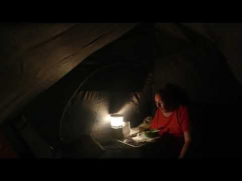 MongoTV_5609 - Min 54 Års Fødselsdag - Del 10 - Spiser Boller i Karry i Mit Telt i Stuen