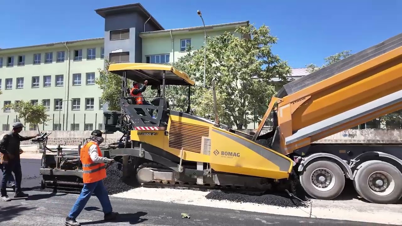 SİVEREK'İN CAN DAMARI CADDELERİNDE ÇALIŞMALAR ARALIKSIZ SÜRÜYOR