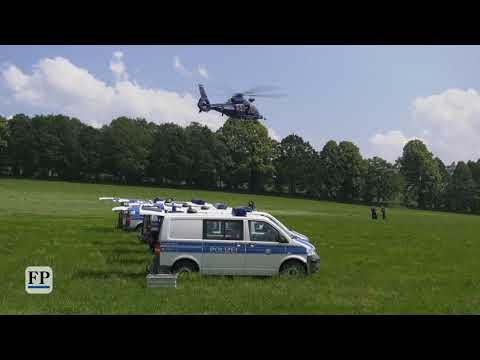 Polizeihunde lernen das Fliegen