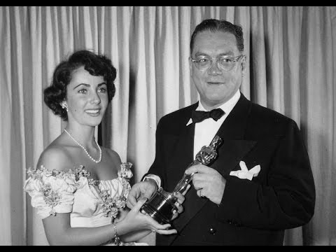 Hamlet and Joan of Arc Win Costume Design: 1949 Oscars