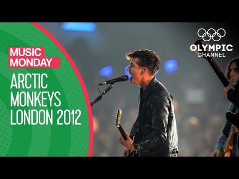 I Bet You Look Good on the Dancefloor - Arctic Monkeys live @London 2012 | Music Monday