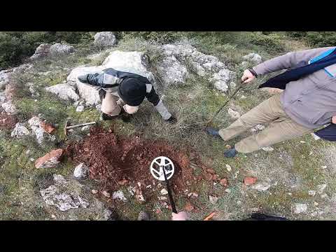 Kayanın Üstünden Sinyal Aldım Define Derinlerde !!!