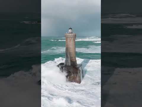 Le phare du Four en Bretagne est juste 😍