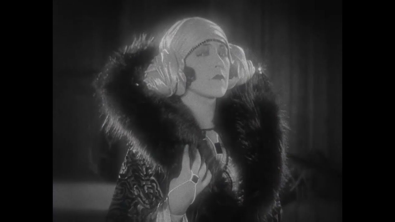 Tod Browning’s 1925 silent film The Mystic - Trailer (featuring Dean Hurley score)