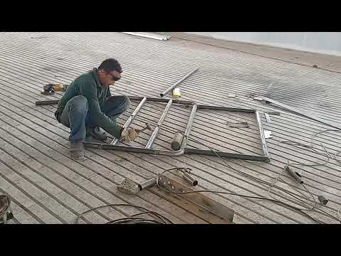 porteira de correr com curvas na esquadria