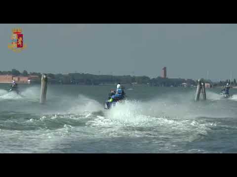 Laguna di Venezia inseguimento barchini