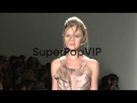 Models walk the runway at Katya Leonovich - Runway - Spri...