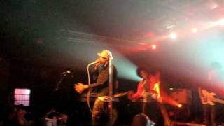 Peace Sign/Index Down - Gym Class Heroes (La Zona Rosa)