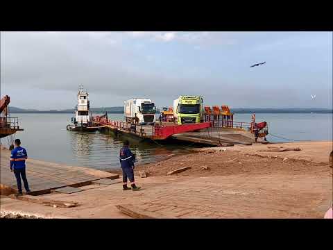 077 / Carretas baú e ônibus pesados na balsa. Travessia  Rio Tapajós, Itaituba - Pará. #VolvoFH