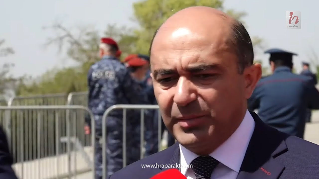 Լուսանկարներ չեմ մեկնաբանում. Մարուքյանը՝ Չավուշօղլուի կողմից Գորշ գայլերի նշանը ցույց տալու մասին