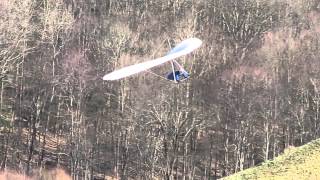 preview picture of video 'Hang glider landing Ellenville 4/6/2013 (#2)'