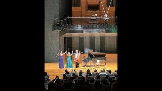花は咲く: 菅野よう子 (作曲 ) Die Blumen blühen: Yoko Kanno