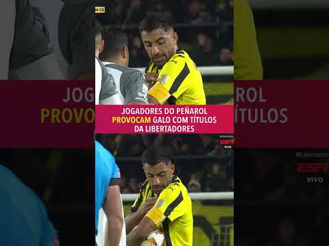 PROVOCARAM! Os jogadores do Peñarol mostraram pro Hulk os títulos de Libertadores no uniforme