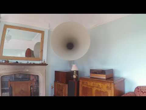 Kenin's Multnomah Hotel Orchestra: Pretty Little Thing