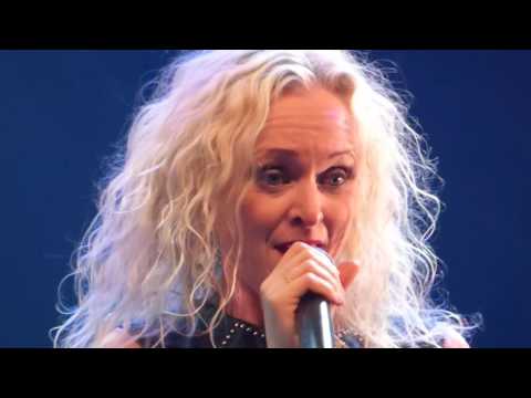 Liv Kristine ft Raymond Rohonyi - Venus (Theatre of Tragedy) (Live HD) @ MFVF - 2016