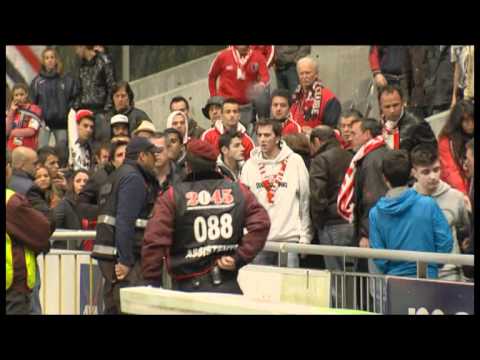 S.C Braga vs F.C Porto - Carga policial em menor !